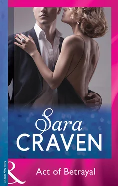 Sara Craven Act Of Betrayal обложка книги