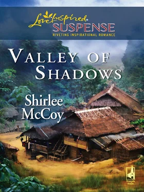 Shirlee McCoy Valley of Shadows