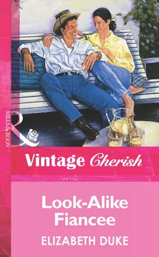 Elizabeth Duke Look-Alike Fiancee обложка книги