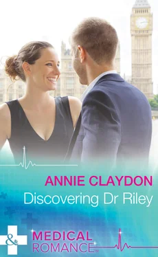 Annie Claydon Discovering Dr Riley обложка книги