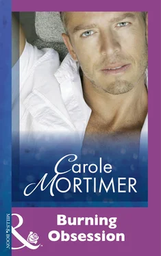 Carole Mortimer Burning Obsession обложка книги