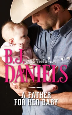 B.J. Daniels A Father For Her Baby обложка книги