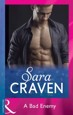 Sara Craven A Bad Enemy обложка книги