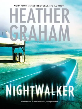 Heather Graham Nightwalker обложка книги