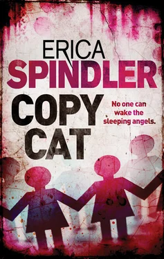 Erica Spindler Copycat обложка книги