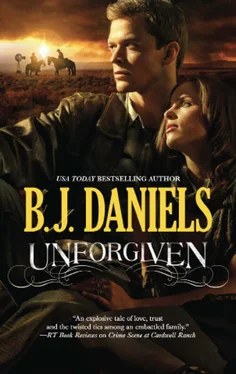 B.J. Daniels Unforgiven обложка книги