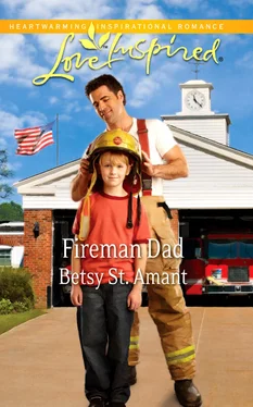 Betsy Amant Fireman Dad обложка книги