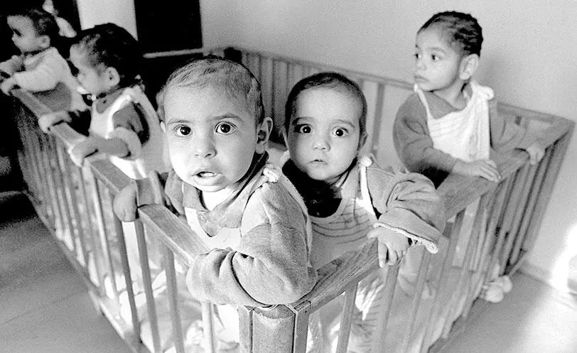 Румынские сироты В 1966 г с целью увеличения населения румынский президент - фото 4