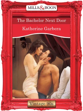 Katherine Garbera The Bachelor Next Door обложка книги