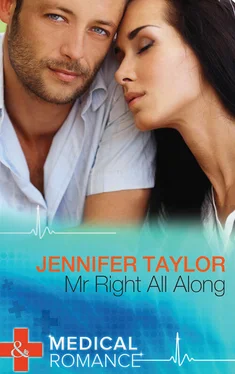 Jennifer Taylor Mr. Right All Along обложка книги