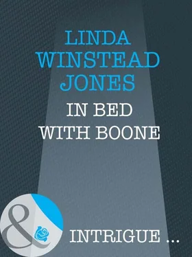 Linda Jones In Bed with Boone обложка книги