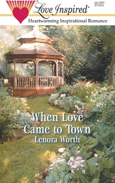 Lenora Worth When Love Came to Town обложка книги