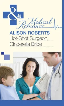 Alison Roberts Hot-Shot Surgeon, Cinderella Bride обложка книги