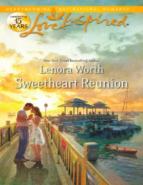 Lenora Worth Sweetheart Reunion обложка книги