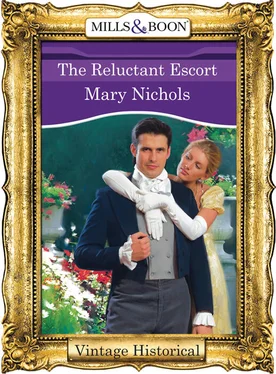 Mary Nichols The Reluctant Escort обложка книги