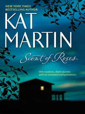 Kat Martin Scent Of Roses обложка книги