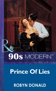 Robyn Donald Prince Of Lies обложка книги