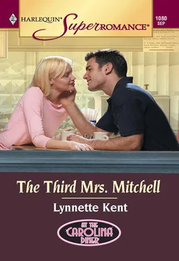 Lynnette Kent The Third Mrs. Mitchell обложка книги