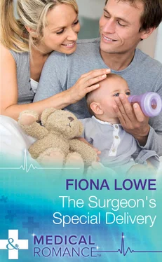 Fiona Lowe The Surgeon's Special Delivery обложка книги