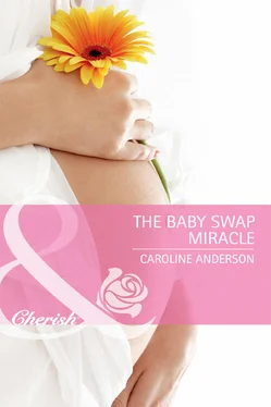 Caroline Anderson The Baby Swap Miracle обложка книги