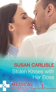 Susan Carlisle Stolen Kisses With Her Boss обложка книги