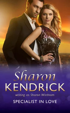 Sharon Kendrik Specialist In Love обложка книги