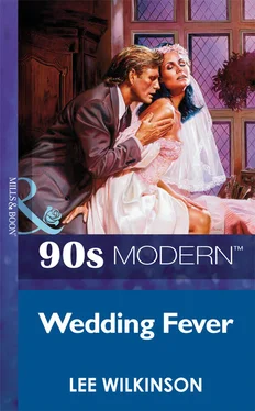 Lee Wilkinson Wedding Fever обложка книги