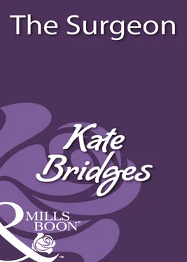 Kate Bridges The Surgeon обложка книги