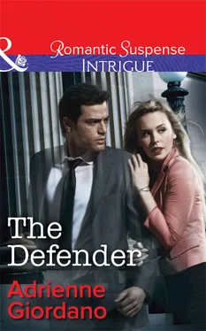 Adrienne Giordano The Defender обложка книги