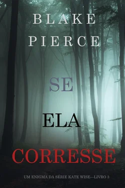 Blake Pierce Se Ela Corresse обложка книги