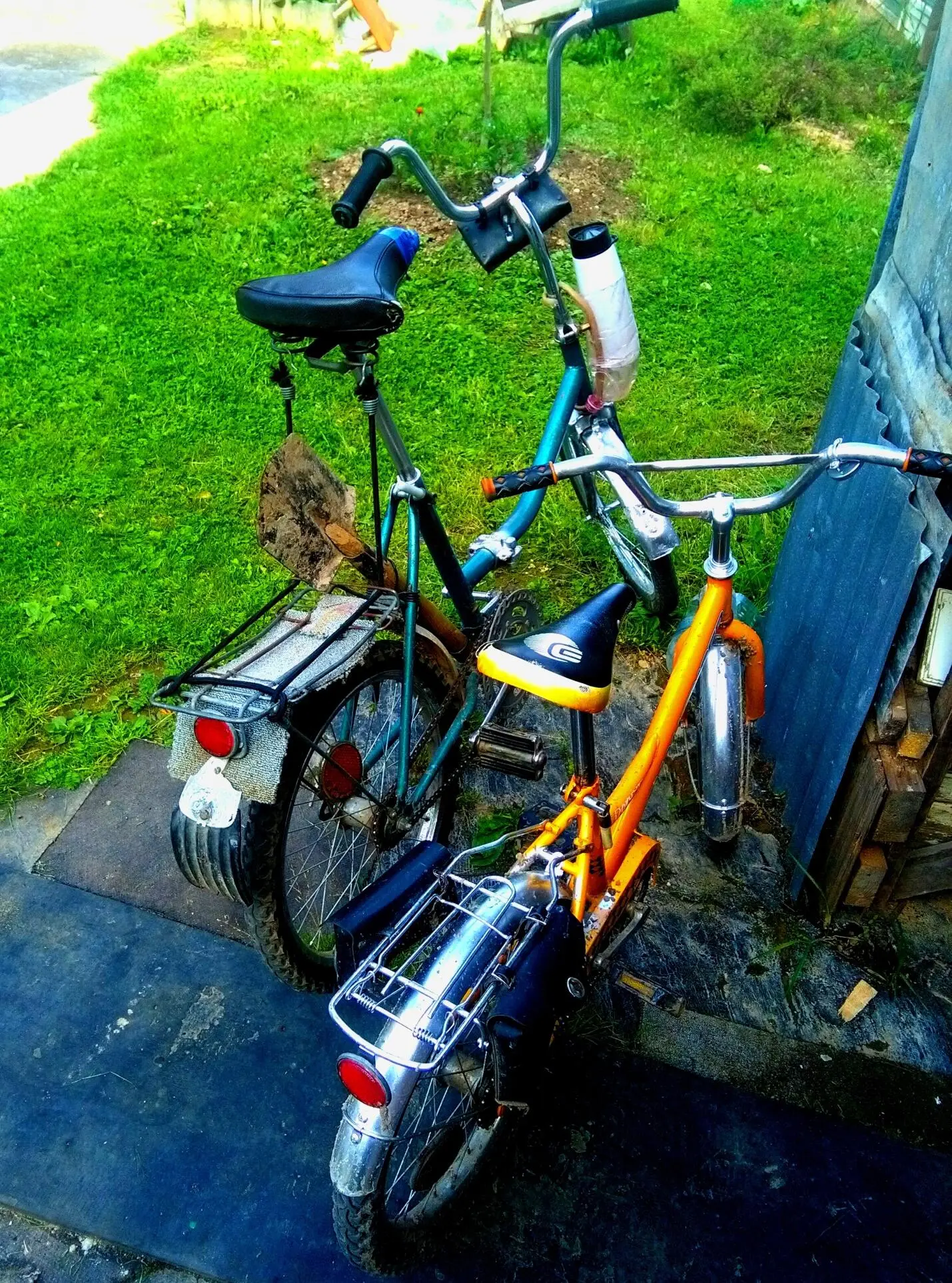Фотография моего велосипеда Папа и велосипеда сына Даня Сделана в июне - фото 1