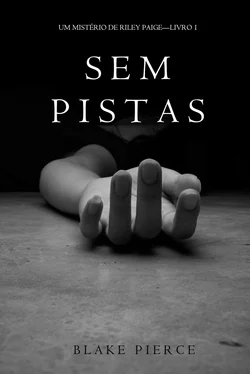 Blake Pierce Sem Pistas обложка книги