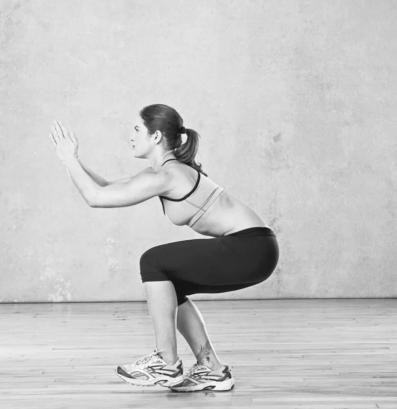 Приседание с подпрыгиванием jump squat Встаньте прямо ноги на ширине плеч - фото 106
