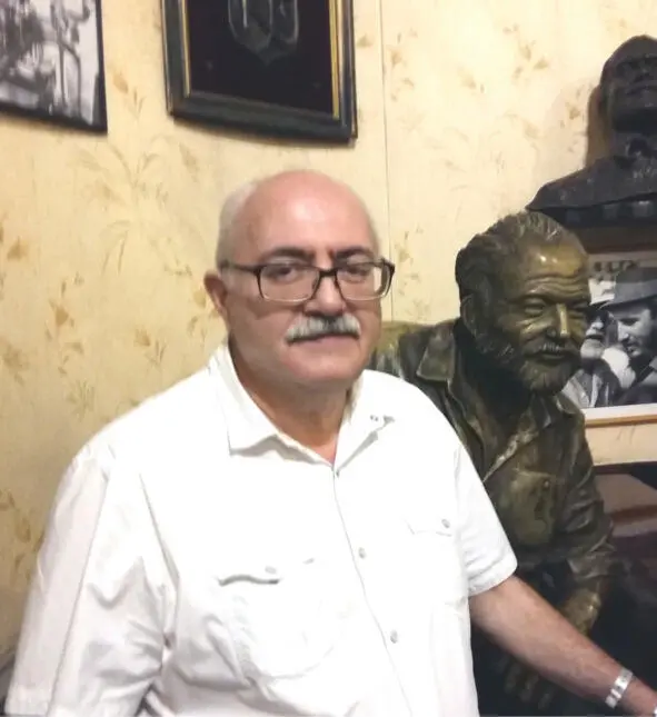 Вчера побывал в доме Хемингуэя в Гаване Увидел тот самый колокол который - фото 6