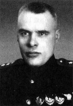 Командующий Прибалтийским особым округом Ф И Кузнецов Вышеупомянутый майор - фото 14