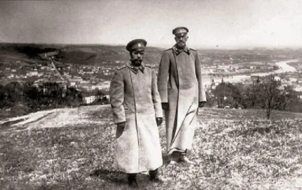 Emperor Nicholas II and CommanderinChief of the Russian Army Nikolai - фото 125