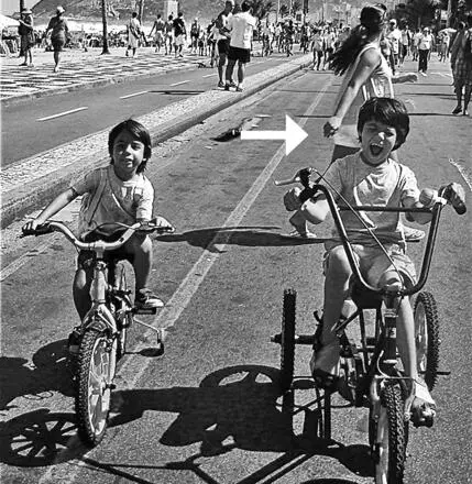 363 In the previous image Tito on his tricycle The tricycle was Titos - фото 50