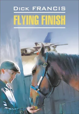 Дик Фрэнсис Flying finish / Бурный финиш. Книга для чтения на английском языке обложка книги