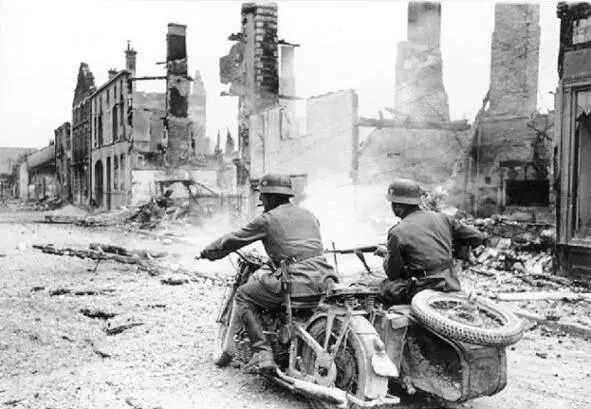 Bitwa rozwija się w sąsiedniej Belgii Tutaj 1011 maja zbiegają się oddziały - фото 32