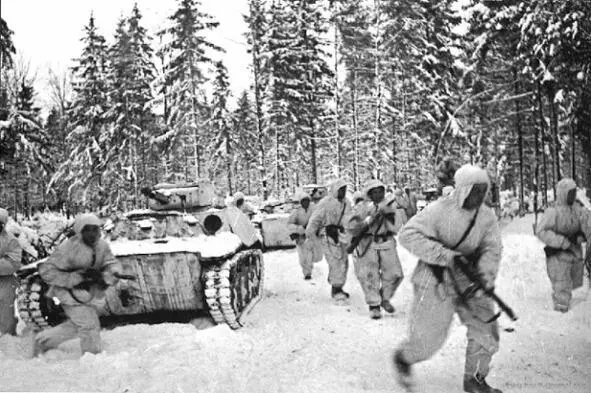 Moscow strategic offensive operation T70 tanks and welltrained soldiers of - фото 122