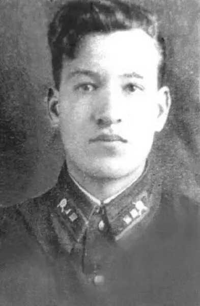 А В Пыльцын лейтенант 1942 г Лейтенанты Пыльцын Антонов Алкино 1943 г - фото 11