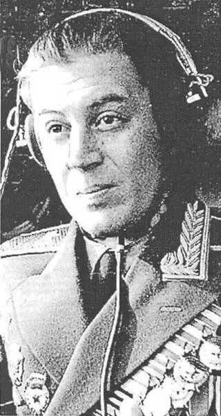 В И Сталин Генералмайор авиации 1947 г К К Рокоссовский близ Варшавы - фото 41