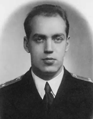 В 1943 г Елизавета Петровна привезла на дачу из детского дома под Ярославлем - фото 239