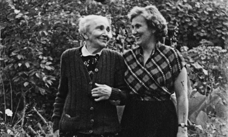 Они же на даче у Филатовых Одесса середина 50х гг Сочи В гостях у - фото 284