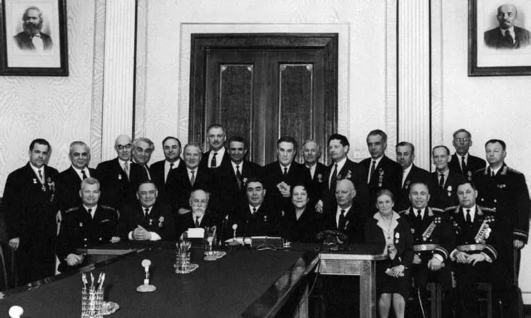 По поводу 90летнего юбилея Георгий Несторович был награжден вторым орденом - фото 339
