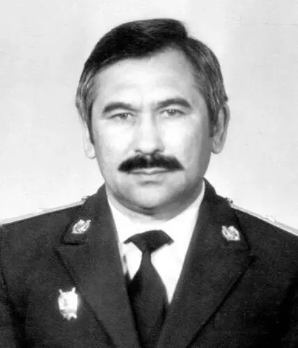Валерий Тавшкаевич Самохин прокуроркриминалист прокуратуры Калмыцкой АССР - фото 33