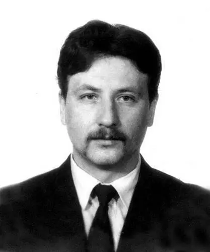 Юрий Анатольевич Пальчиков один из сотрудников оперативноследственной группы - фото 36