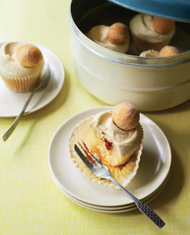 Part of our carnival range this indulgent cupcake takes you straight to the - фото 10