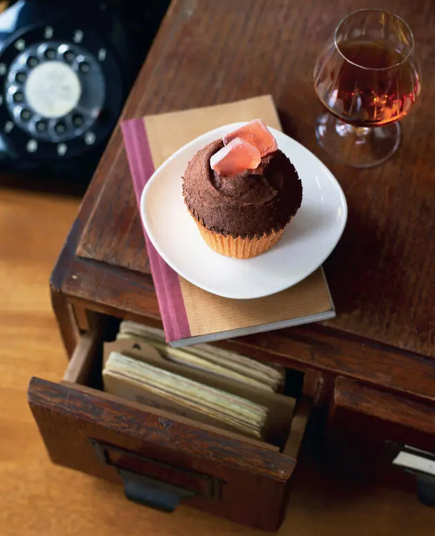 The roseflavoured custard in these cakes is irresistible You can find rose - фото 17