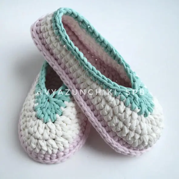 Variant of the finished slippers You will need 1 Fabric yarn with 79 mm - фото 2